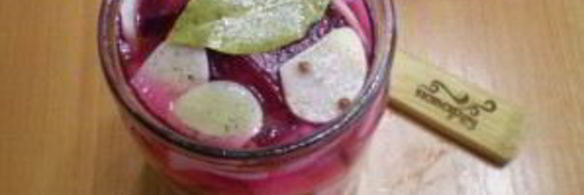 маринованная капуста со свеклой и чесноком