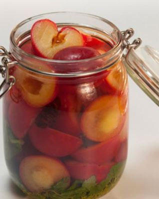 Маринованная слива