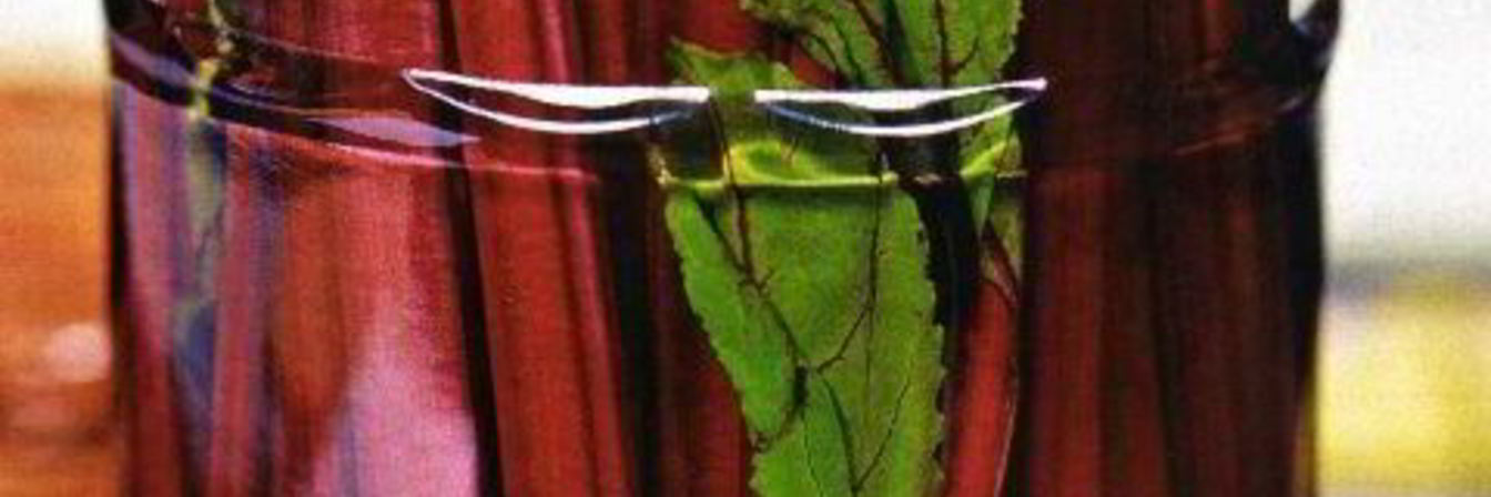 Маринованная свекольная ботва