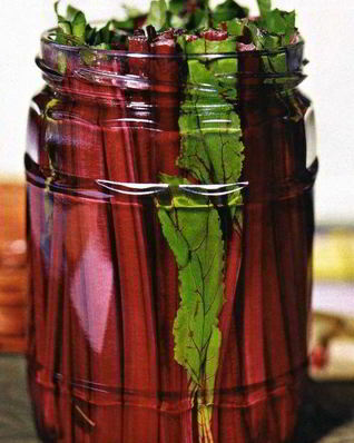 Маринованная свекольная ботва