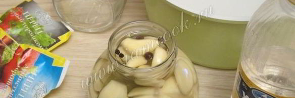 маринованный чеснок зубчиками