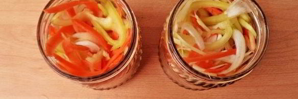 маринованный перец с морковью и луком