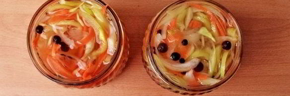 маринованный перец с морковью и луком