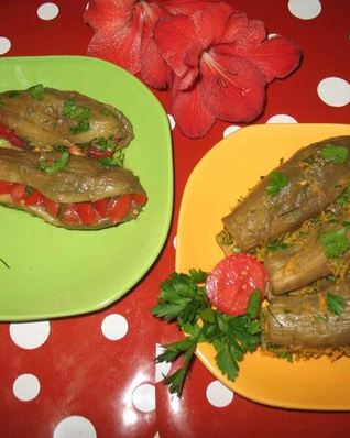 Маринованные баклажаны, фаршированные морковью и помидорами
