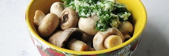 маринованные шампиньоны с укропом и чесноком