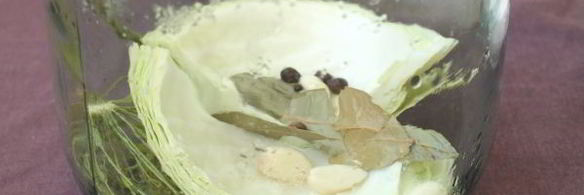 огурцы, маринованные с капустой