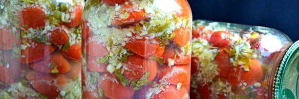 помидоры маринованные с хреном на зиму