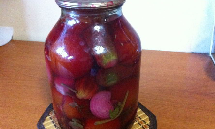 Рецепт помидоров маринованных со свеклой и огурцами