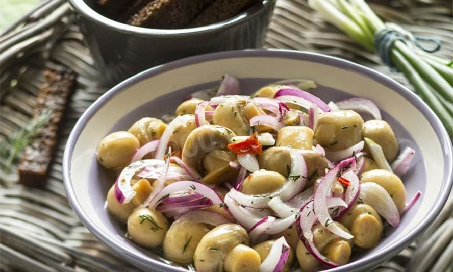 Рецепт шампиньонов с луком маринованные