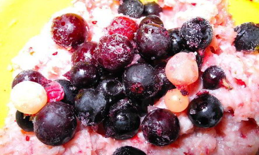 Рецепт приправы из хрена с клюквой и фейхоа