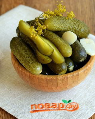 Соленые огурцы на зиму в банках