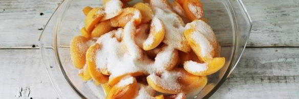 абрикосовое варенье с ядрышками