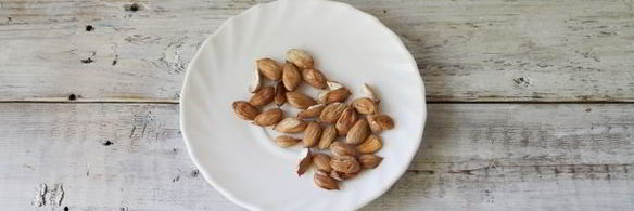 абрикосовое варенье с ядрышками