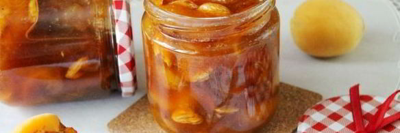 абрикосовое варенье с ядрышками