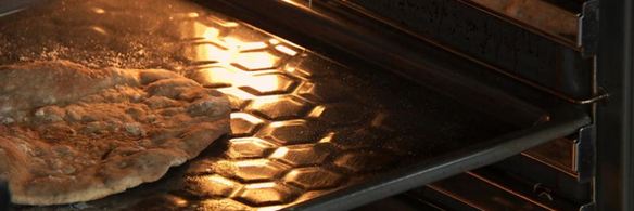 галета с паштетом из говяжьего сердца и вареньем из яблок