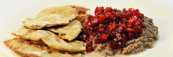 галета с паштетом из говяжьего сердца и вареньем из яблок