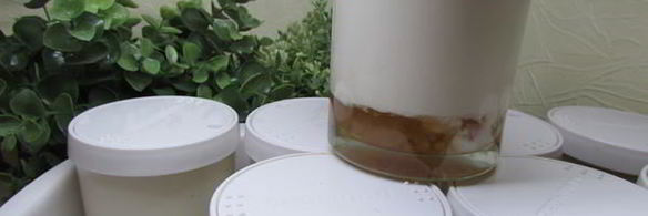 йогурт с вареньем