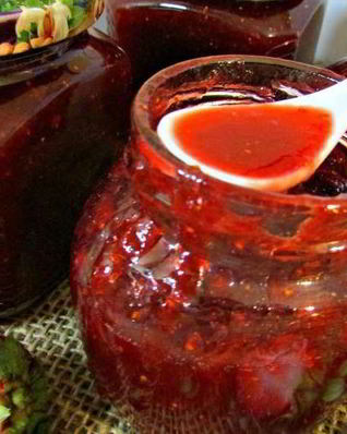 Клубничное варенье через мясорубку