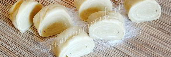 слоеные булочки с вареньем