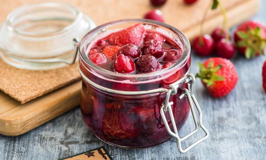 Рецепт варенья из клубники и вишни