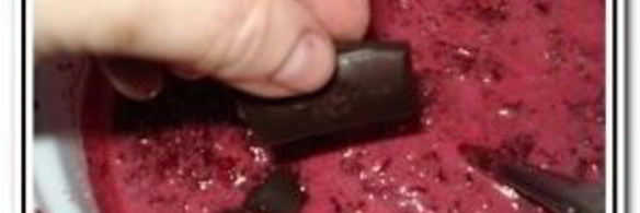 вишневое варенье с миндалем и шоколадом