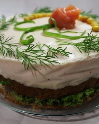 Бутербродный торт-мусс со слабосоленым лососем и фетой