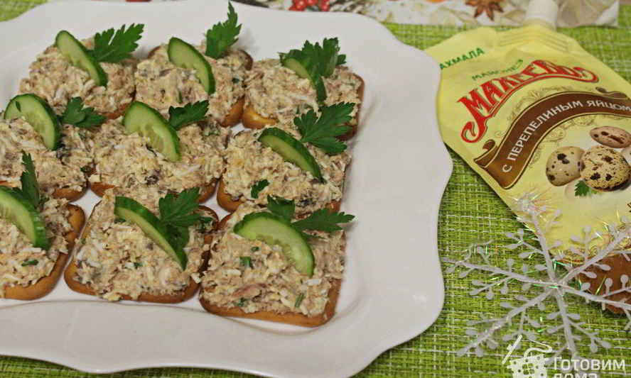 Рецепт бутербродов на крекерах с сардинами