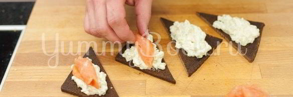 бутерброды с авокадо и лососем