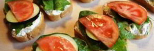 бутерброды с баклажанами и помидором