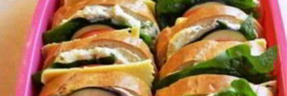 бутерброды с баклажанами и помидором