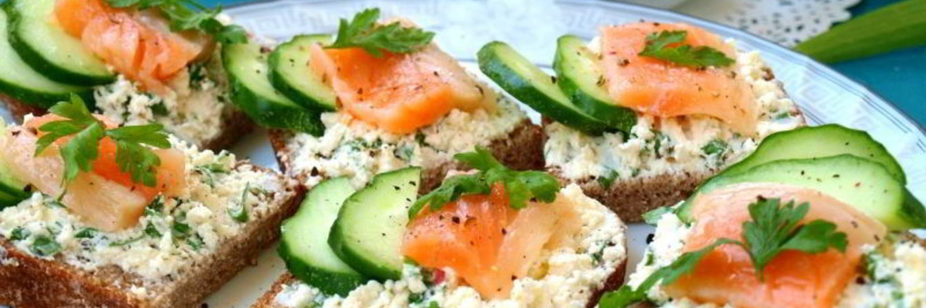 Бутерброды с фетой и семгой