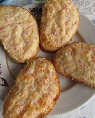 Бутерброды с крабовыми палочками и сыром