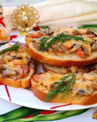 Бутерброды с шампиньонами и колбасой в духовке