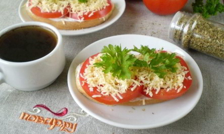 Рецепт бутербродов с сыром и помидорами