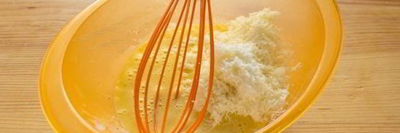 бутерброды с яичницей-болтуньей