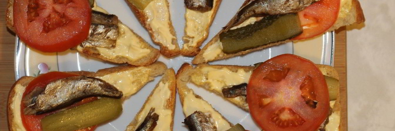 Бутерброды со шпротами