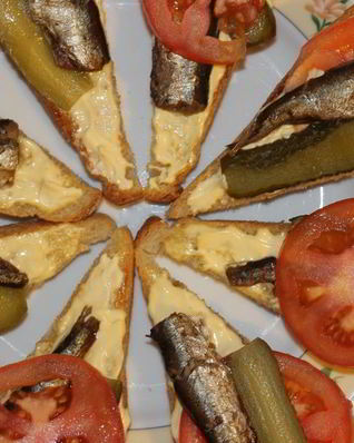 Бутерброды со шпротами