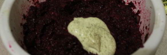 бутерброды со свекольно-селедочной намазкой