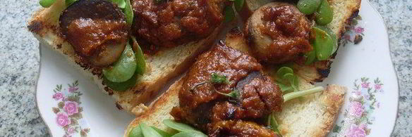 горячие бутерброды из домашнего хлеба с грибами