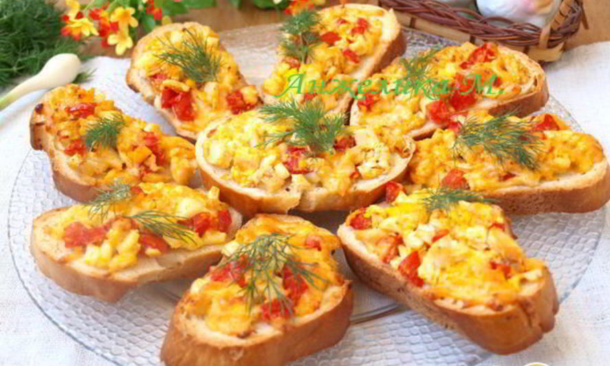 Рецепт горячих бутербродов с курицей и помидорами