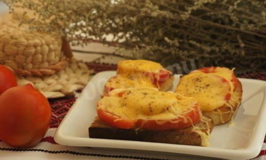Рецепт горячих бутербродов с помидорами и сыром в духовке