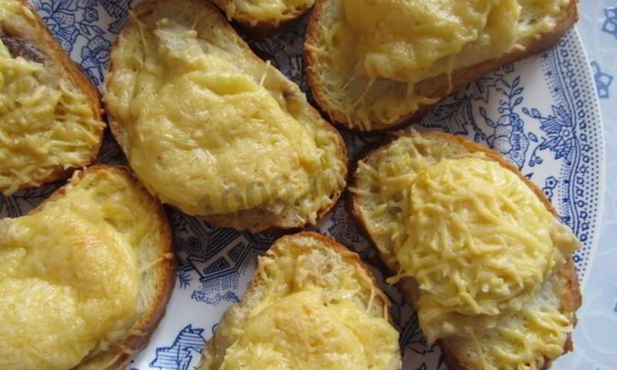 Рецепт горячих бутербродов с рыбным филе и сыром