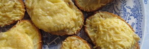 горячие бутерброды с рыбным филе и сыром