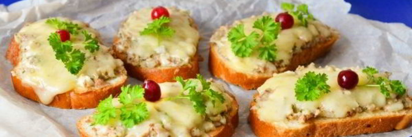 Горячие бутерброды с сайрой