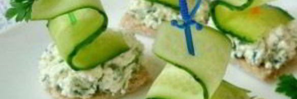 маленькие бутерброды на шпажках