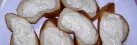 маленькие бутерброды с красной рыбой