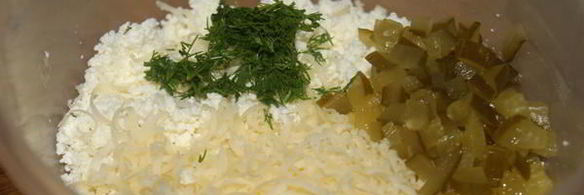 творожные бутерброды с огурцом и зеленью