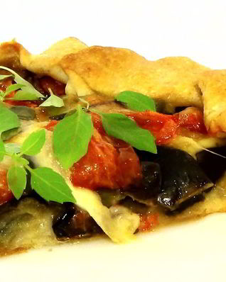 Галета с баклажанами, помидорами и сыром