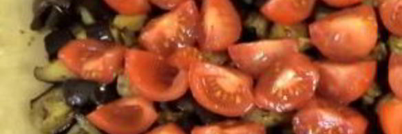 галета с баклажанами, помидорами и сыром