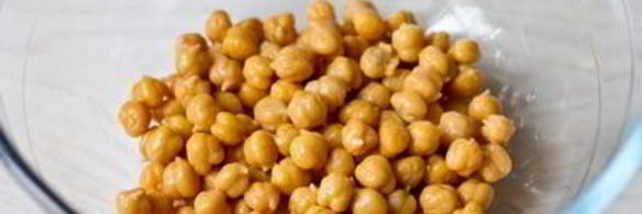 хумус с вялеными томатами